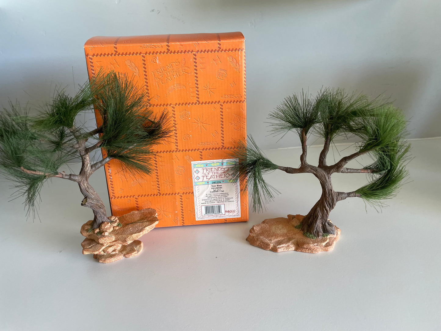 Tree Risers Figurine set of 2